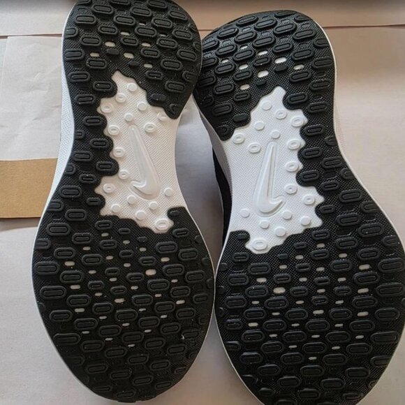 Nike Revolution 7 Women's Running Shoes Color: Black Size: 9.5 WIDE - Picture 5 of 7